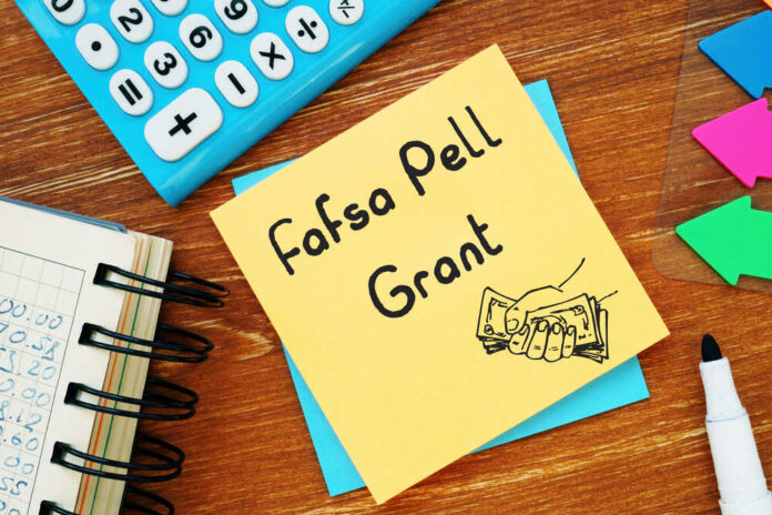Educational,Concept,About,Fafsa,Pell,Grant,With,Sign,On,The